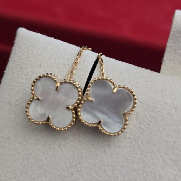 Clover design dangling - Gold Earring - Picture 7 of 16